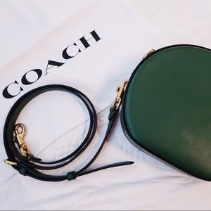 Coach Canteen Bag in Hunter Green